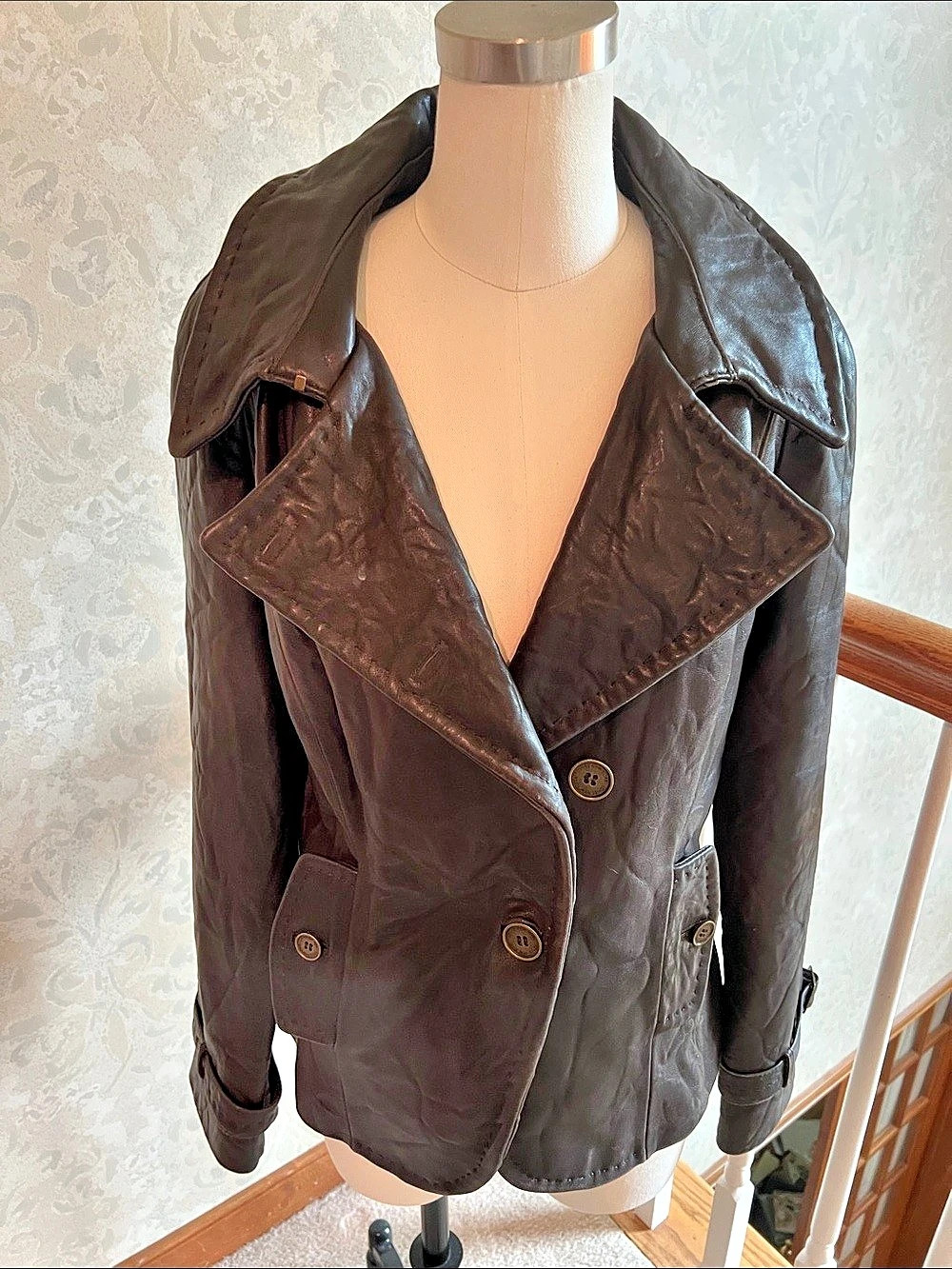 Jones New York Genuine Leather Jacket in Dark Chocolate. Size L